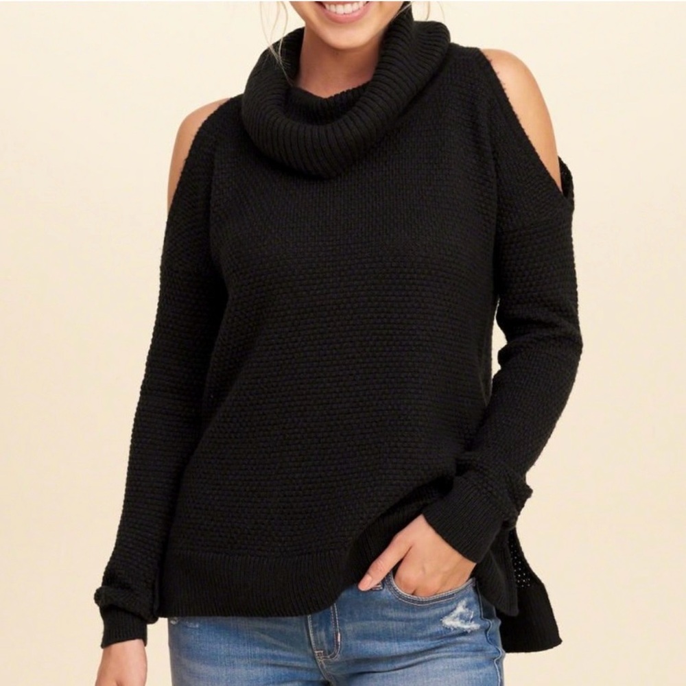 Hollister Cold-Shoulder Turtleneck Sweater - Black